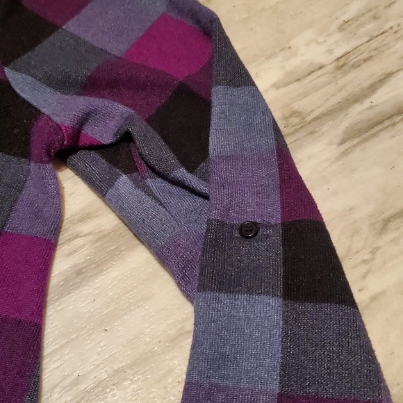 Button up shirt - Picture 3 of 9